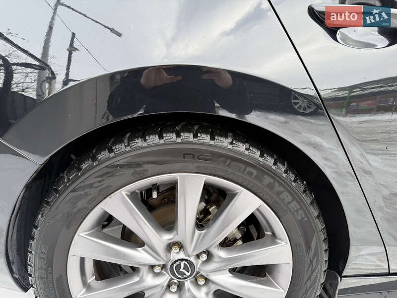 Седан Mazda 3 2018 в Києві