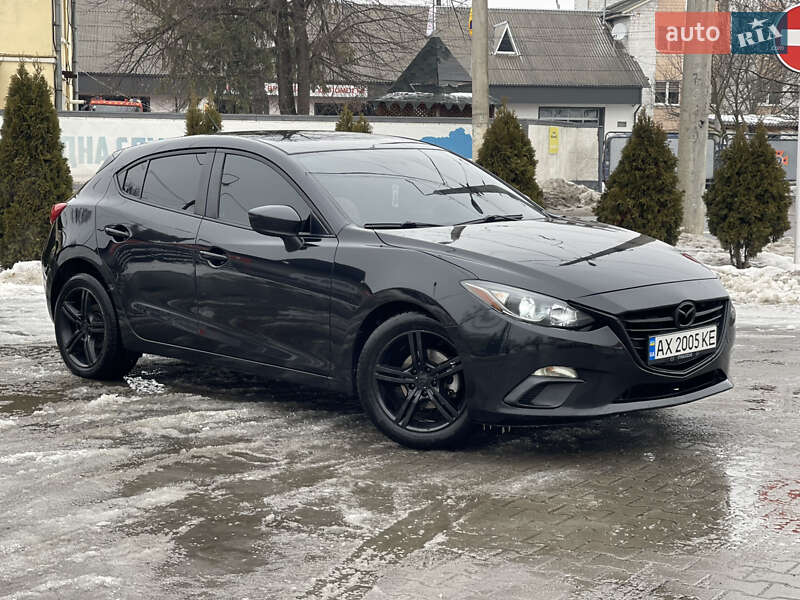 Хетчбек Mazda 3 2015 в Чернівцях