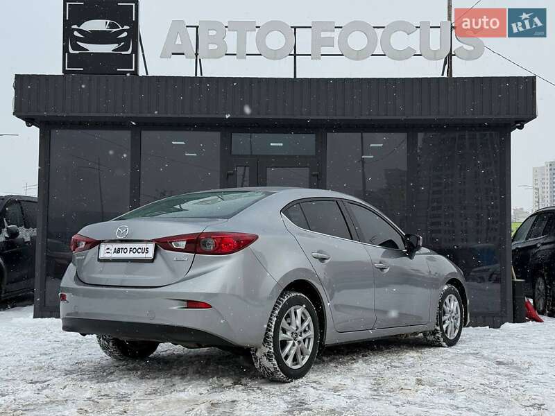 Седан Mazda 3 2016 в Киеве