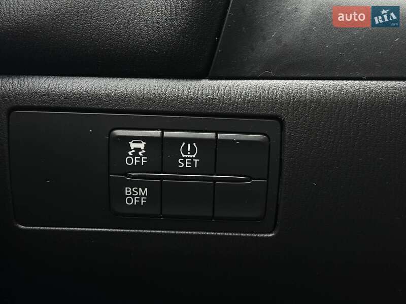 Седан Mazda 3 2016 в Киеве