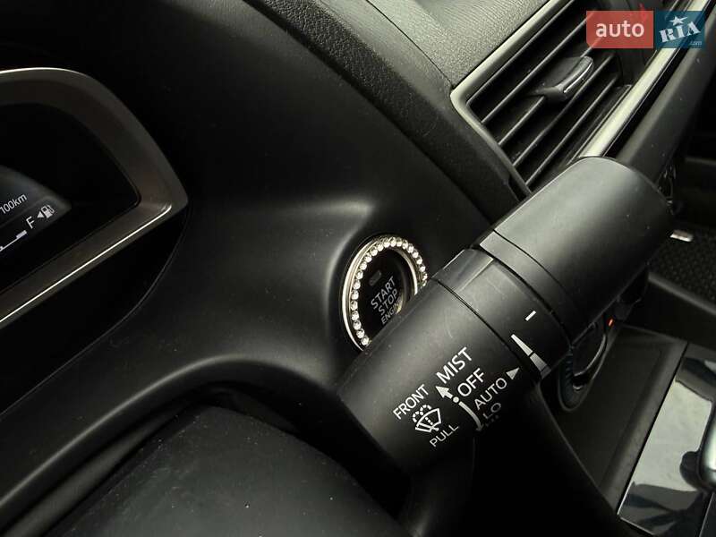 Седан Mazda 3 2016 в Киеве