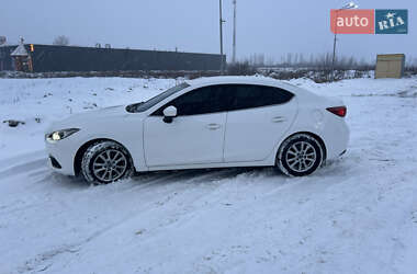 Седан Mazda 3 2015 в Киеве