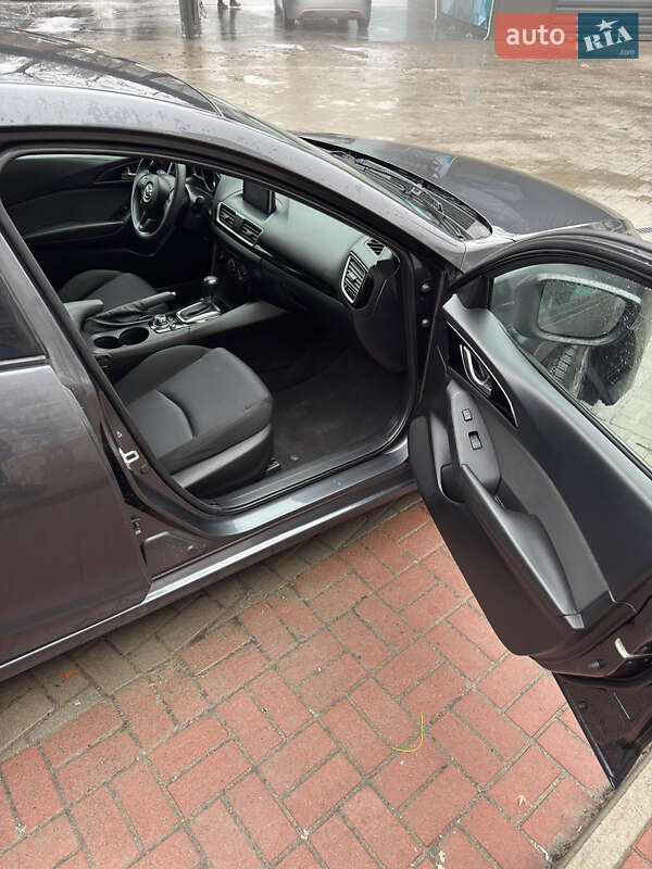 Седан Mazda 3 2014 в Запоріжжі