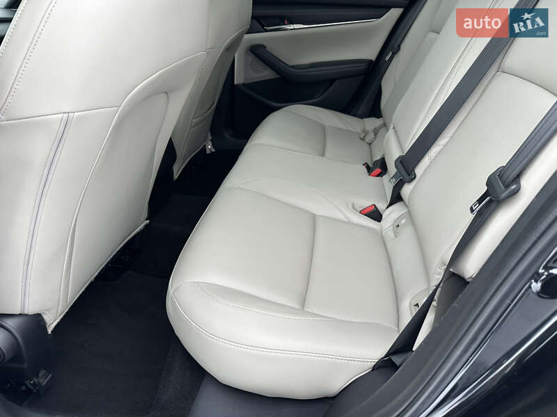 Седан Mazda 3 2019 в Києві