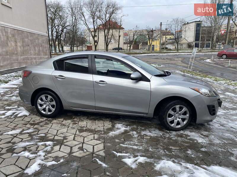 Седан Mazda 3 2013 в Миколаєві