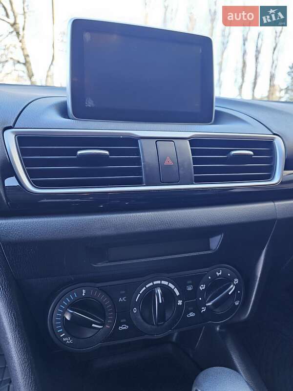 Седан Mazda 3 2016 в Києві