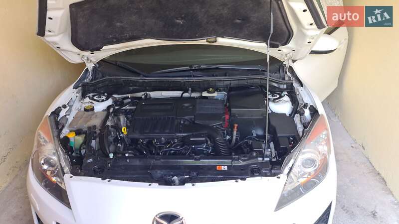 Седан Mazda 3 2012 в Запоріжжі