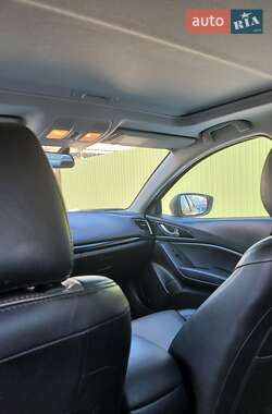 Седан Mazda 3 2015 в Києві