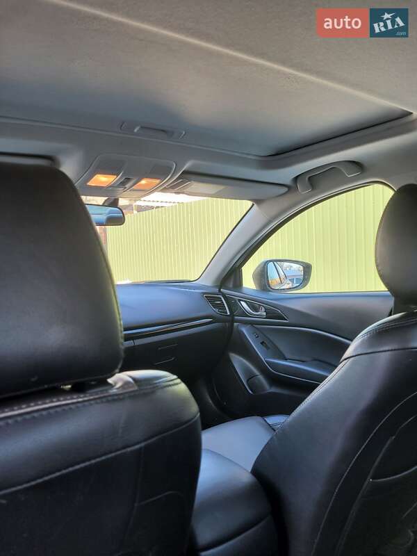Седан Mazda 3 2015 в Києві
