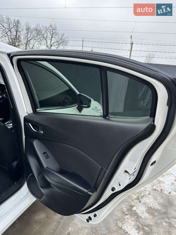 Седан Mazda 3 2015 в Киеве фото 25 Седан Mazda 3 2015 в Киеве