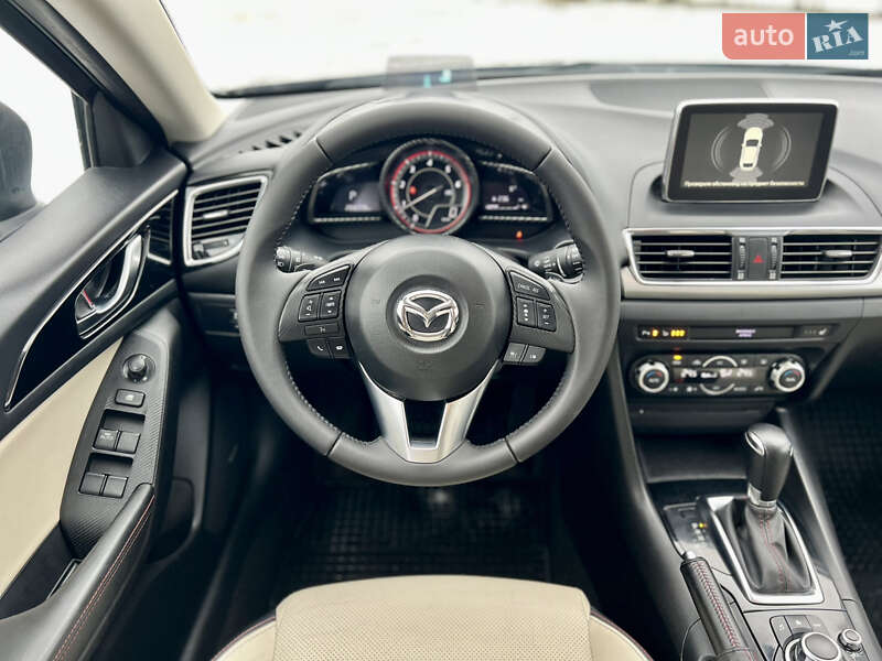 Хетчбек Mazda 3 2015 в Валках