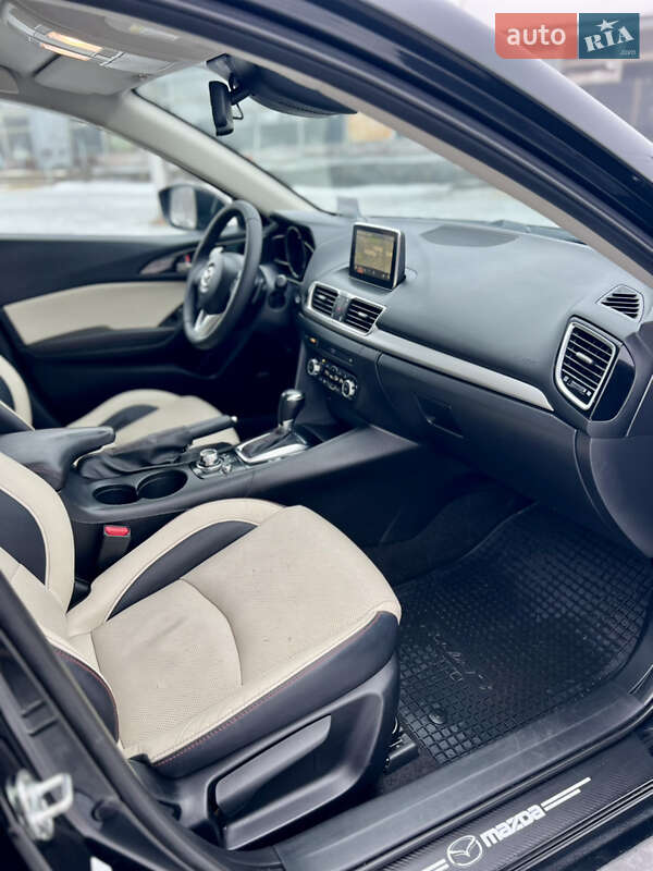 Хетчбек Mazda 3 2015 в Валках