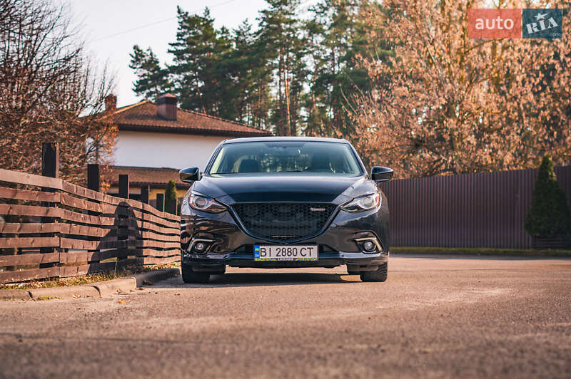 Седан Mazda 3 2015 в Миргороді