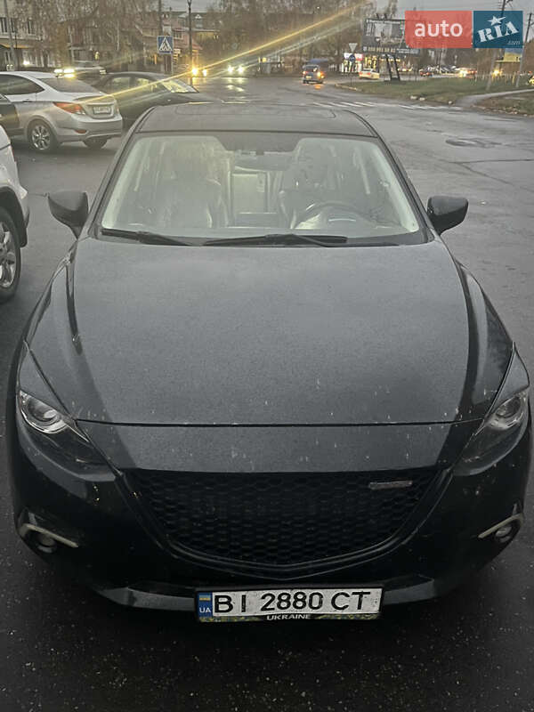 Седан Mazda 3 2015 в Миргороді