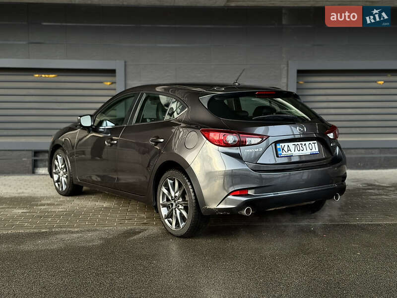 Хэтчбек Mazda 3 2018 в Киеве