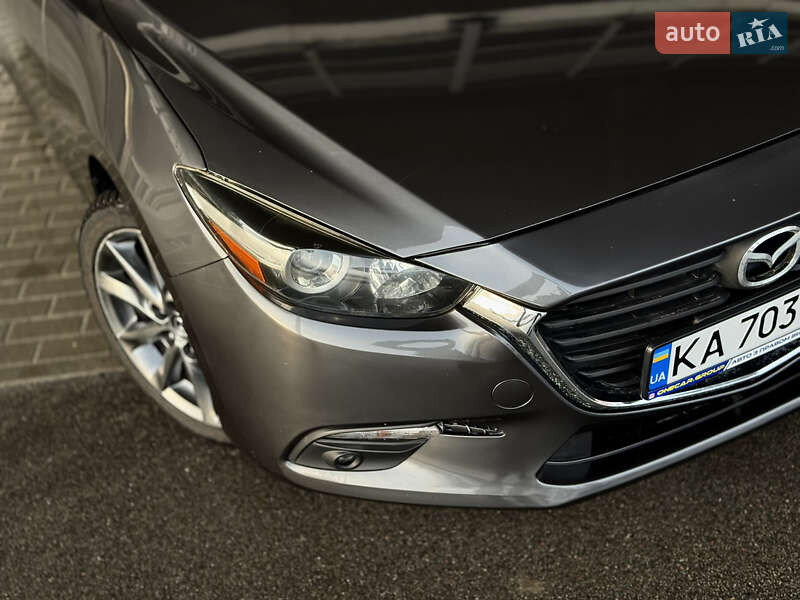 Хэтчбек Mazda 3 2018 в Киеве