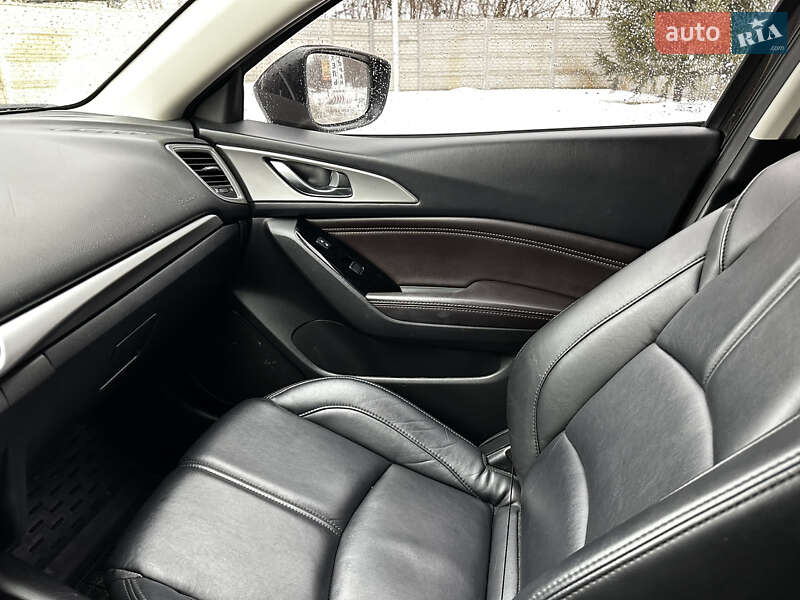 Седан Mazda 3 2017 в Киеве фото 22 Седан Mazda 3 2017 в Киеве