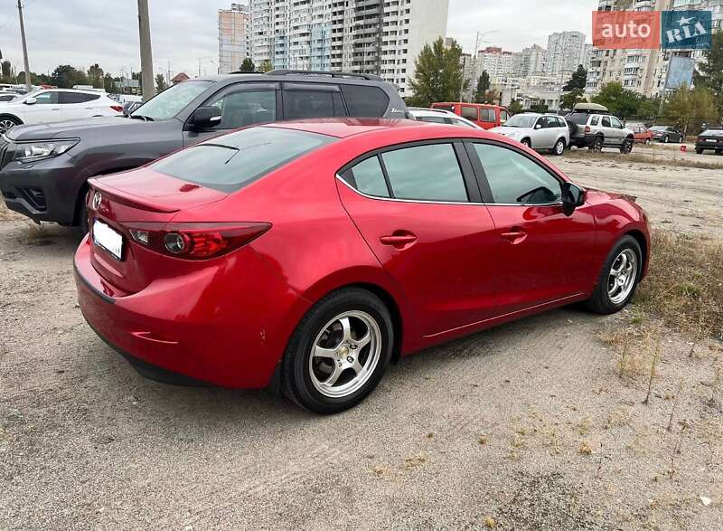 Седан Mazda 3 2014 в Киеве