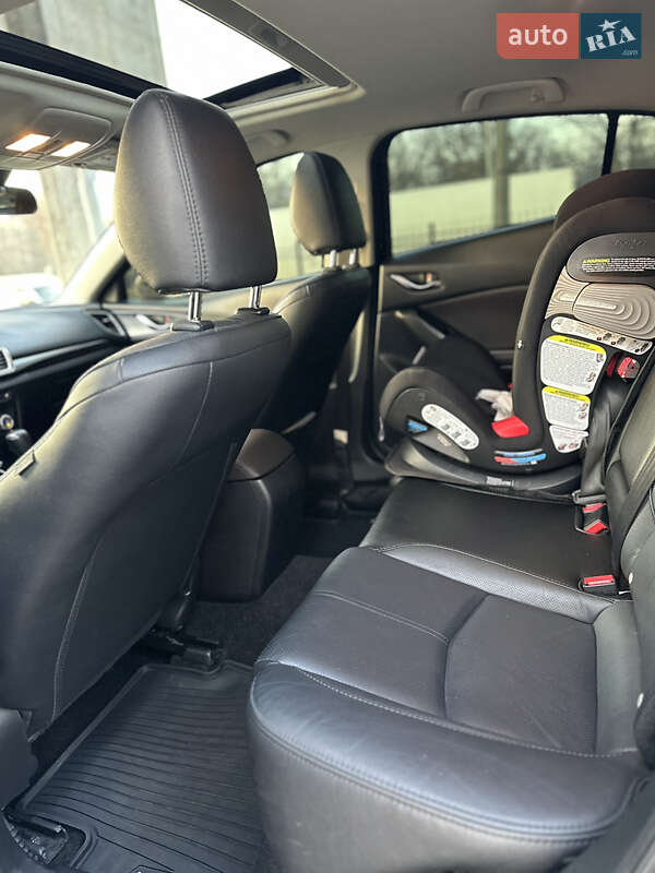 Хэтчбек Mazda 3 2017 в Киеве фото 15 Хэтчбек Mazda 3 2017 в Киеве