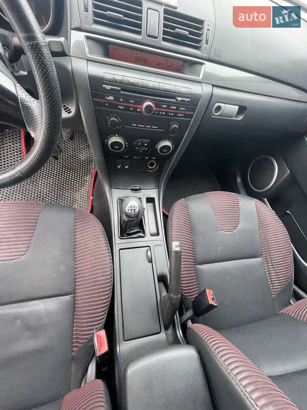 Седан Mazda 3 2005 в Ірпені