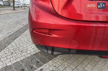 Седан Mazda 3 2014 в Киеве