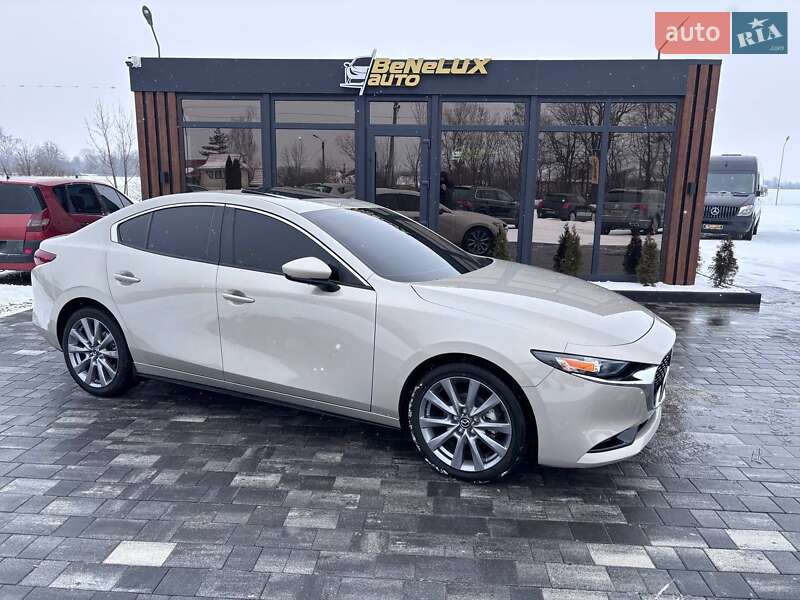 Седан Mazda 3 2024 в Коломые