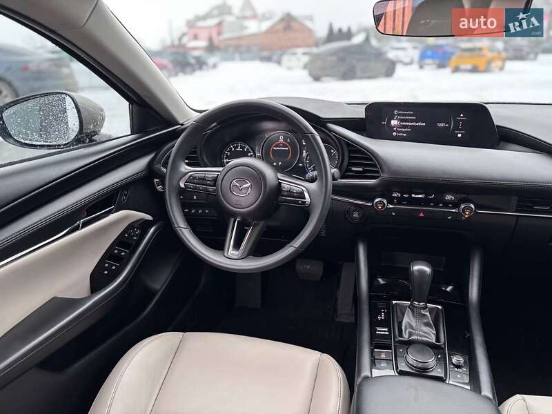 Седан Mazda 3 2024 в Коломые