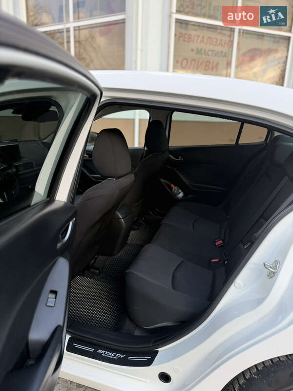 Седан Mazda 3 2014 в Ужгороде фото 12 Седан Mazda 3 2014 в Ужгороде