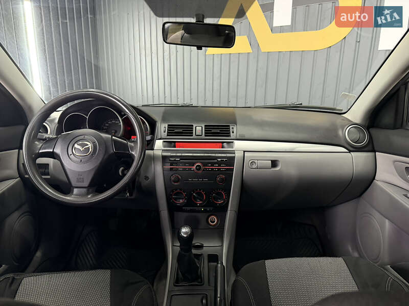 Хэтчбек Mazda 3 2005 в Тячеве