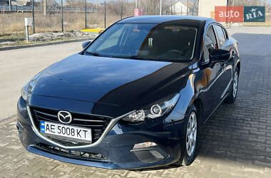 Седан Mazda 3 2015 в Днепре