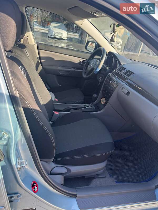 Седан Mazda 3 2008 в Березане