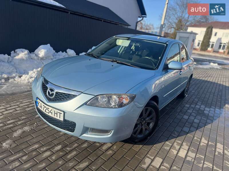 Седан Mazda 3 2008 в Березане