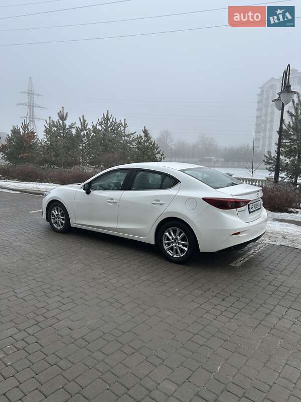 Седан Mazda 3 2015 в Івано-Франківську
