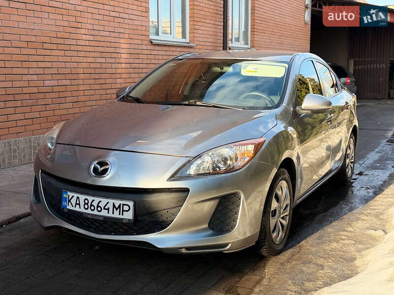 Седан Mazda 3 2013 в Києві