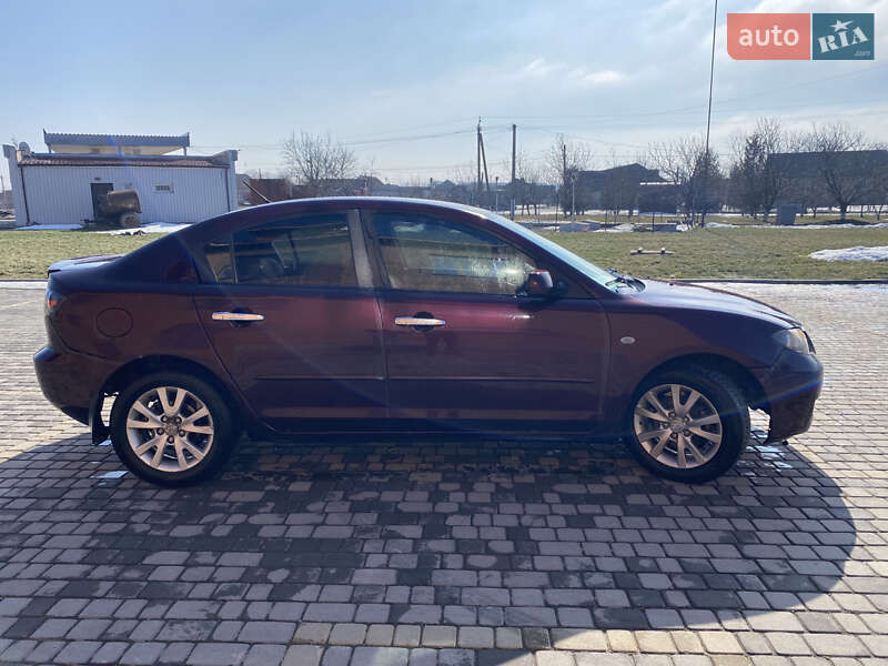 Седан Mazda 3 2006 в Теофіполі
