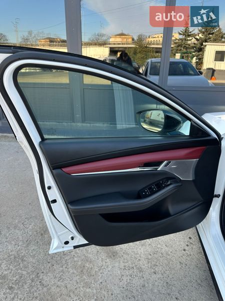 Хэтчбек Mazda 3 2024 в Киеве