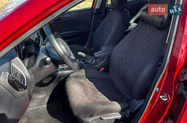 Седан Mazda 3 2016 в Запорожье