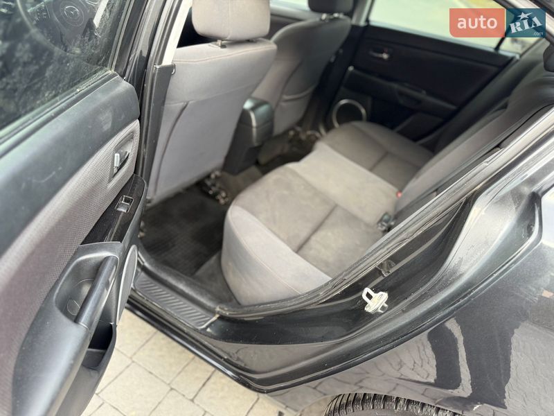 Седан Mazda 3 2008 в Міжгір'ї