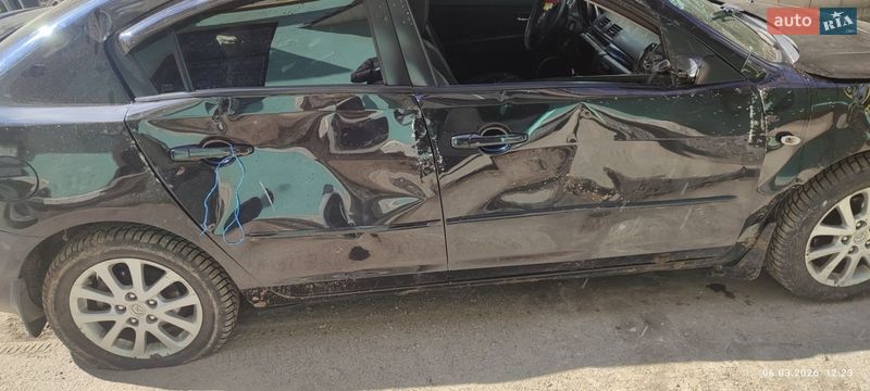 Седан Mazda 3 2008 в Червоногригорівці