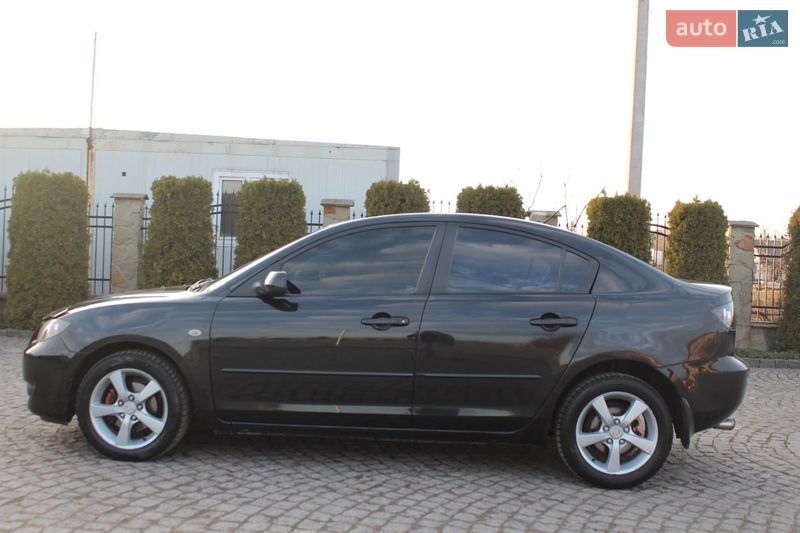 Седан Mazda 3 2006 в Жовкве