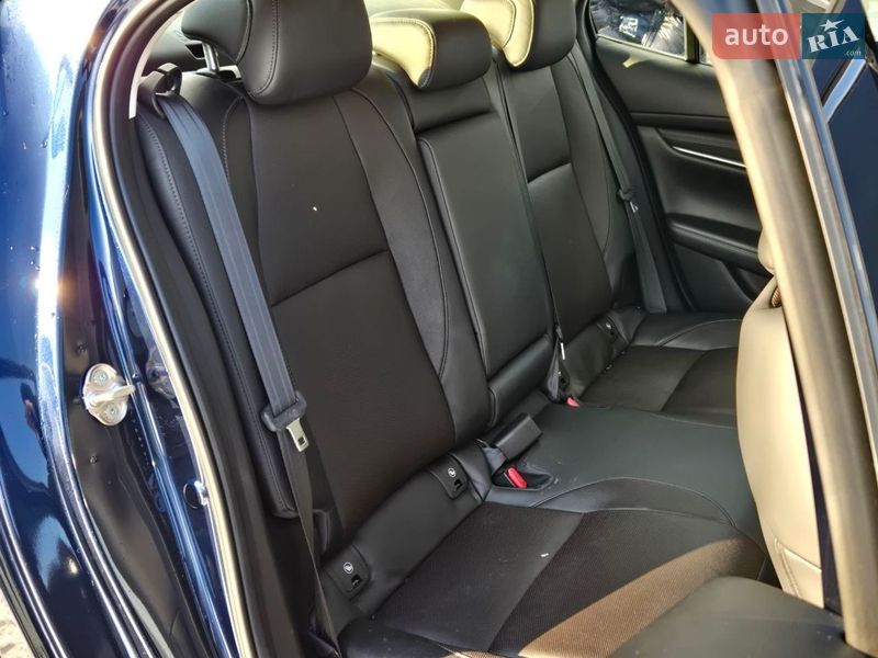 Седан Mazda 3 2019 в Киеве