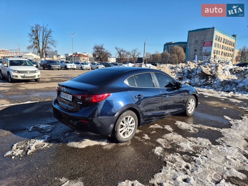 Седан Mazda 3 2015 в Киеве