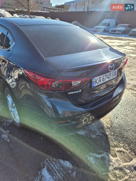 Седан Mazda 3 2015 в Киеве
