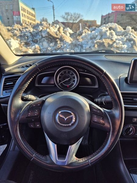 Седан Mazda 3 2015 в Киеве