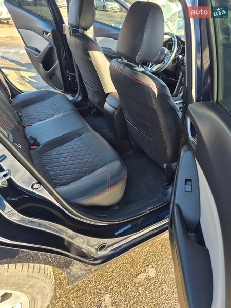 Седан Mazda 3 2015 в Киеве