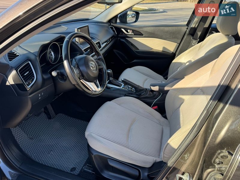 Седан Mazda 3 2016 в Києві
