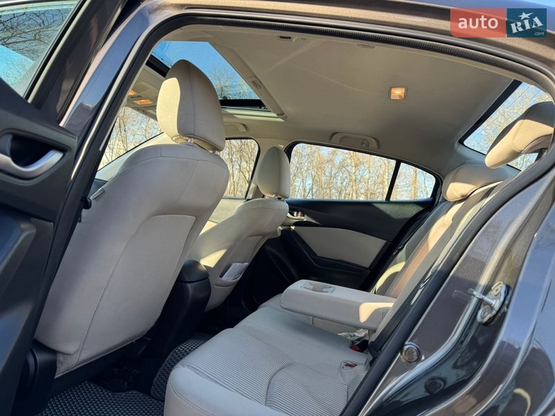 Седан Mazda 3 2016 в Києві