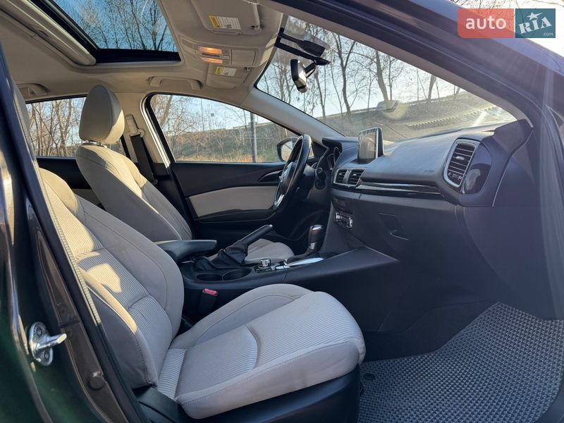 Седан Mazda 3 2016 в Києві
