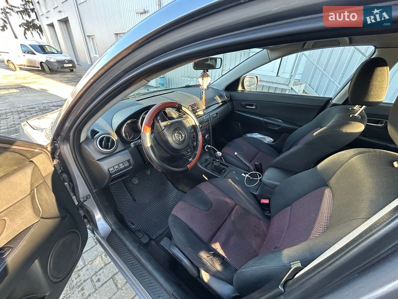 Седан Mazda 3 2004 в Сумах