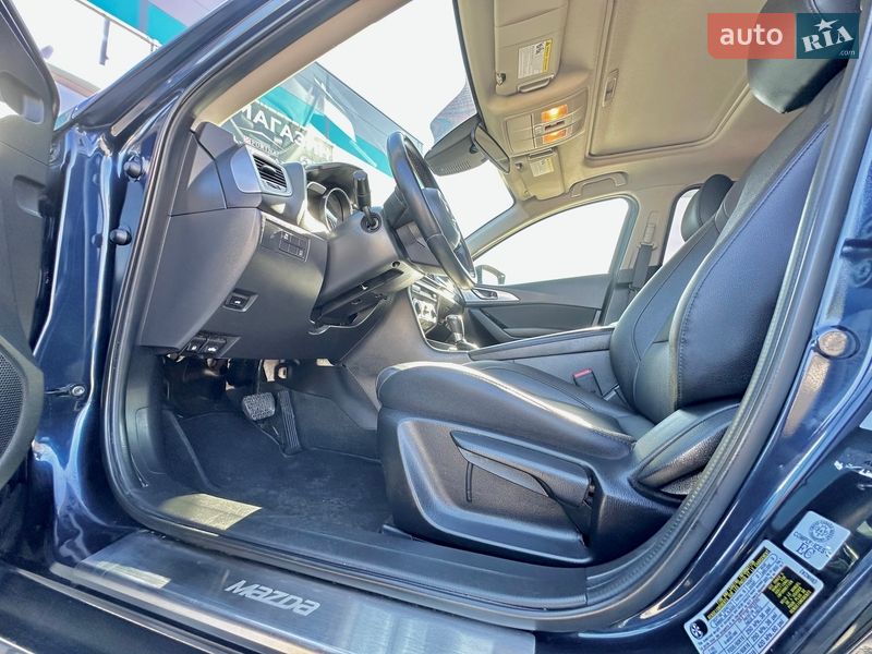 Седан Mazda 3 2018 в Києві